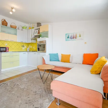 Bruno By Interhome *